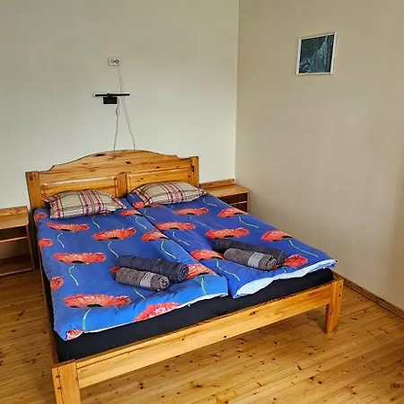 Mesikamaee Puhkemaja *