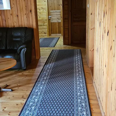 Mesikamaee Puhkemaja بيت للعطل Põlva